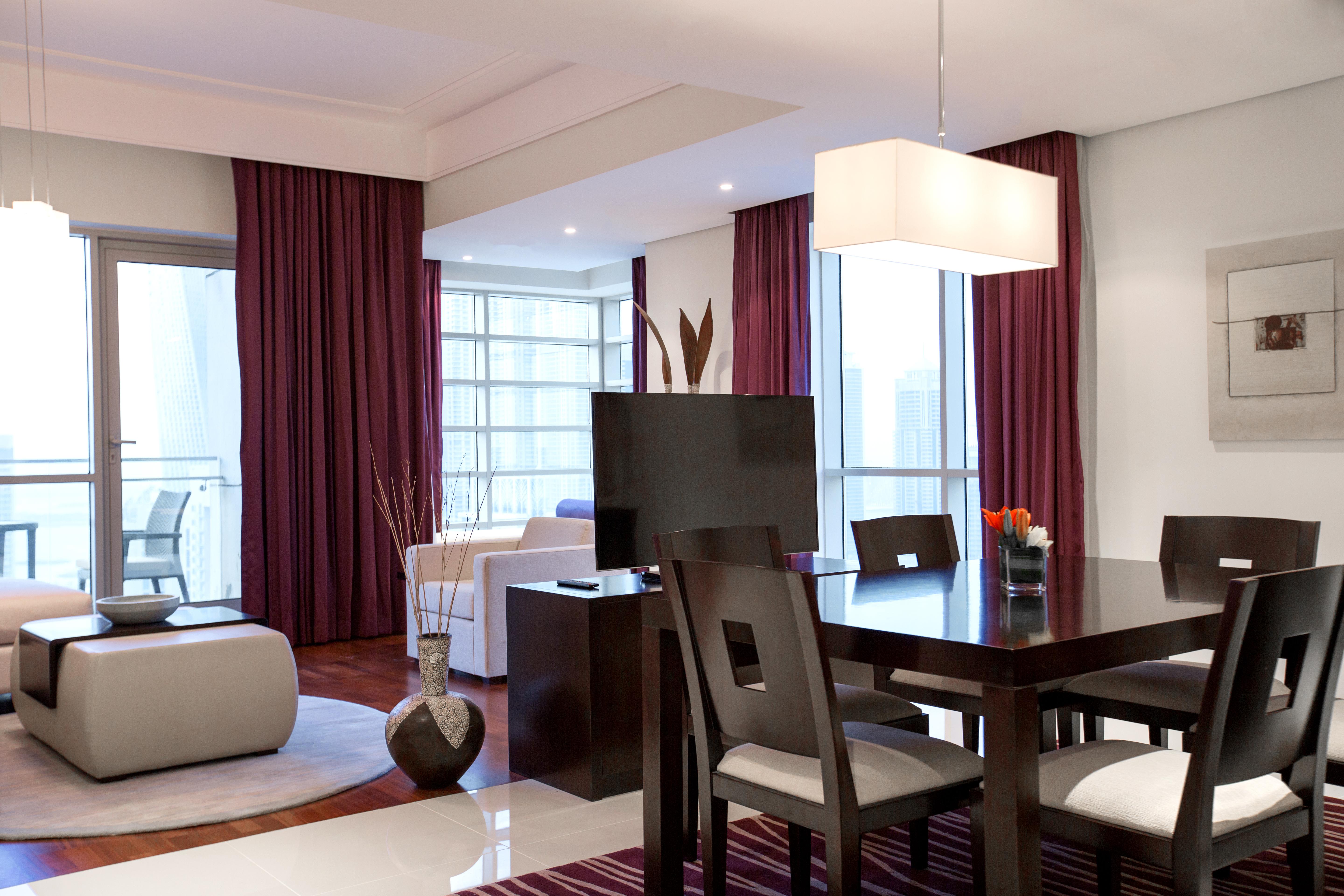 Pullman Jumeirah Lakes Towers Hotel